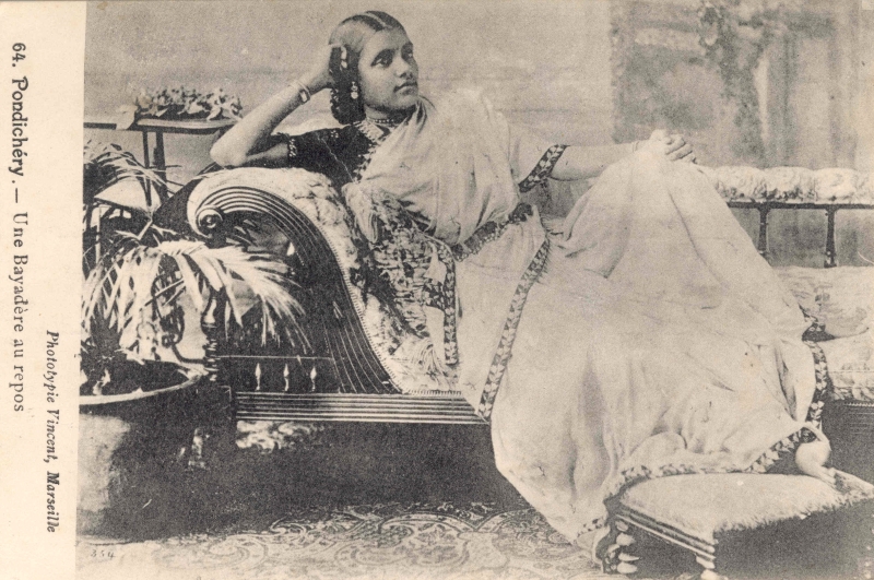 15-20 - Pondichery - bayadere au repos